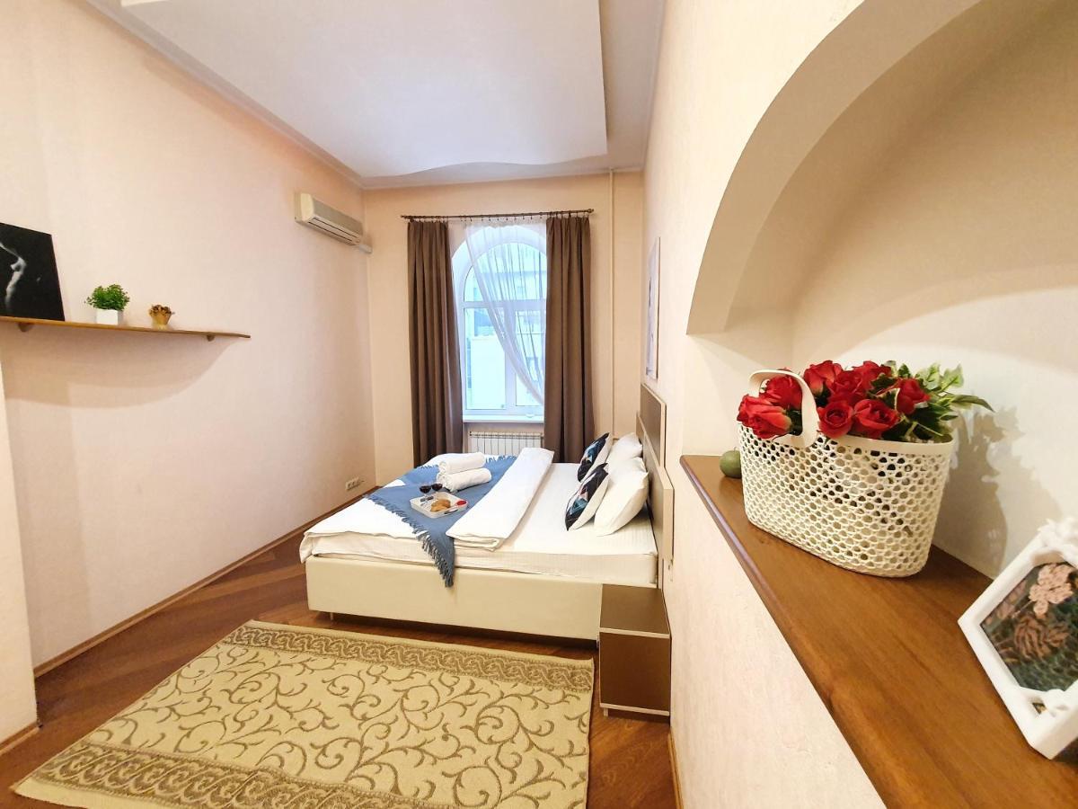 Inn Home Apartments - Pechersk Area Kyiv Exterior photo